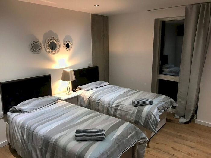 3 Bedroom Flat To Rent In Station Road, Watford, Hertfordshire, WD17