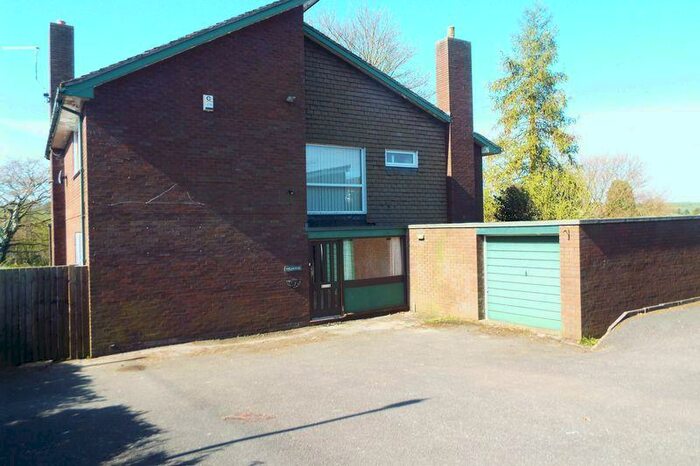 4 Bedroom Detached House To Rent In Vicarage Road, Stoke-On-Trent, ST10