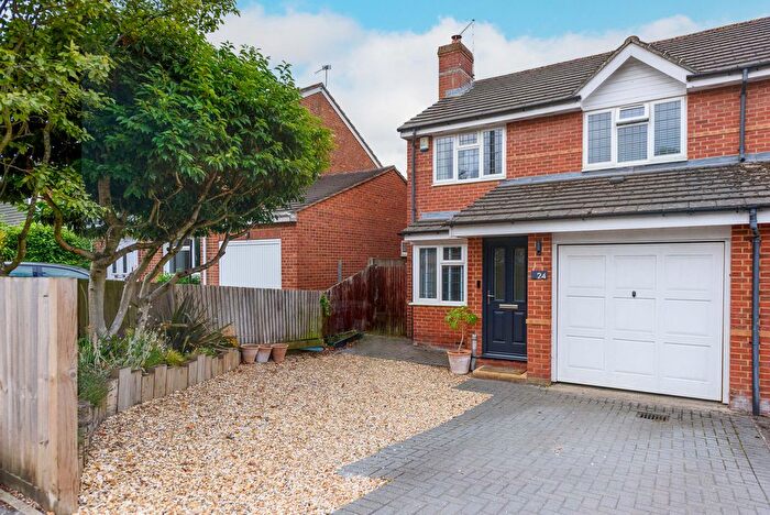 3 Bedroom Semi-Detached House For Sale In Gunthorpe Road, Marlow, SL7