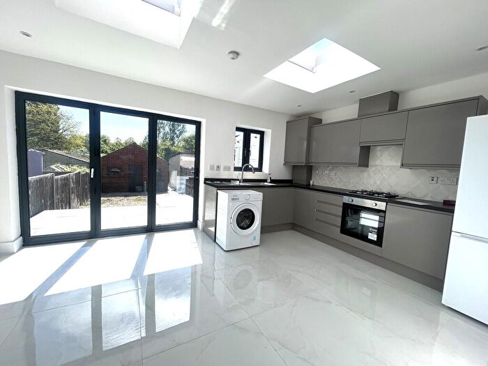 5 Bedroom Terraced House To Rent In Creighton Road, Tottenham, London, N17