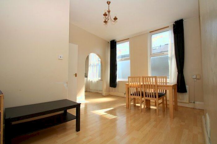 1 Bedroom Flat To Rent In Lower Addiscombe Road, Croydon, CR0