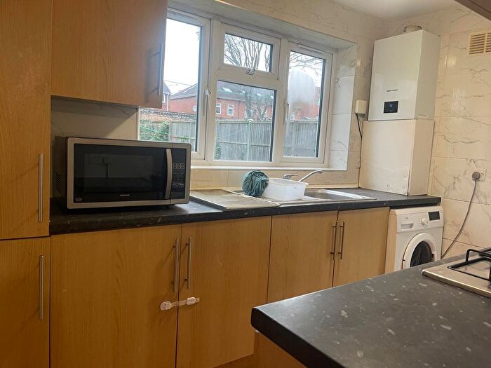 2 Bedroom Flat To Rent In Napier Road, Wembley, HA0