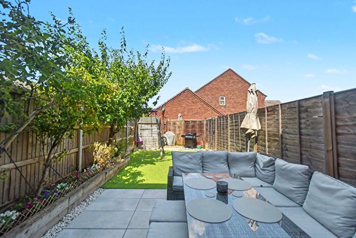 2 Bedroom Terraced House For Sale In Hills Way, Bramley, RG26