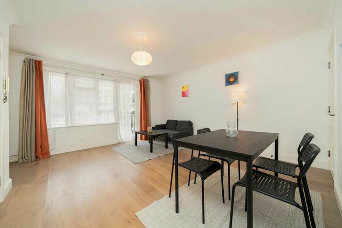 3 Bedroom Flat To Rent In Milson Road, London, W14