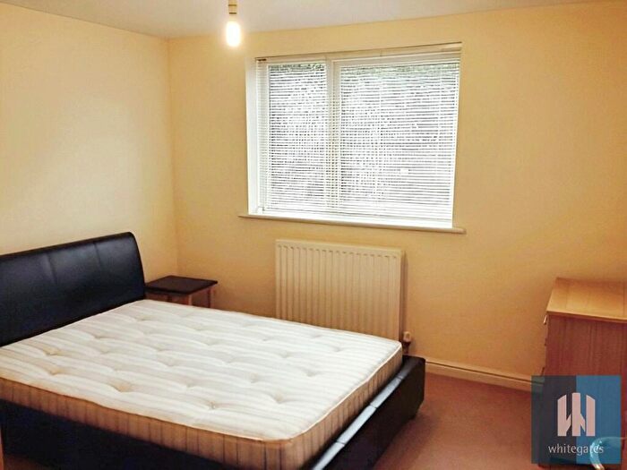 2 Bedroom Apartment To Rent In Halifax Road, Lindley, Huddersfield, HD3