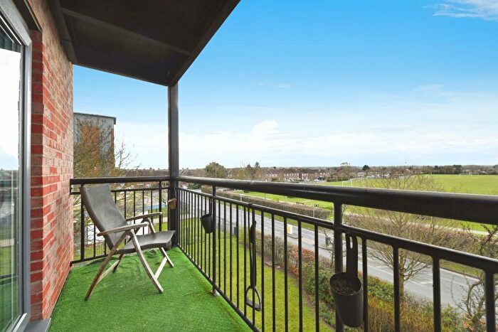 2 Bedroom Apartment For Sale In Arnhem Road, Chelmsford, CM1