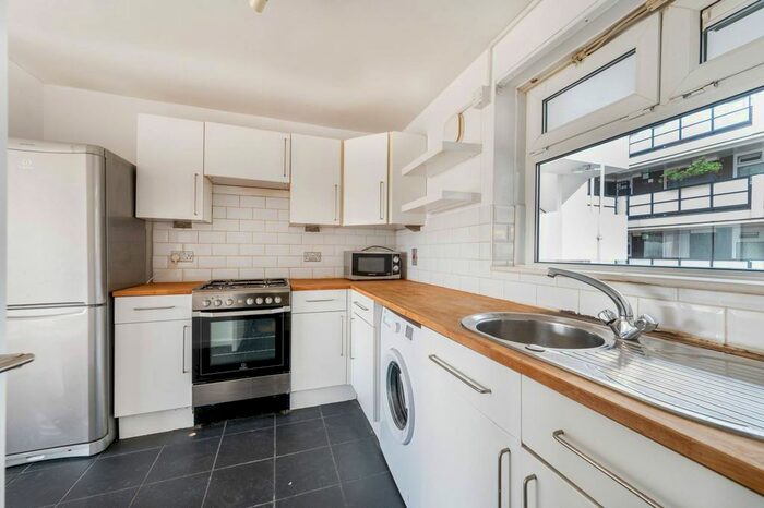 1 Bedroom Flat To Rent In Westbourne Park Road, Notting Hill, London, W11