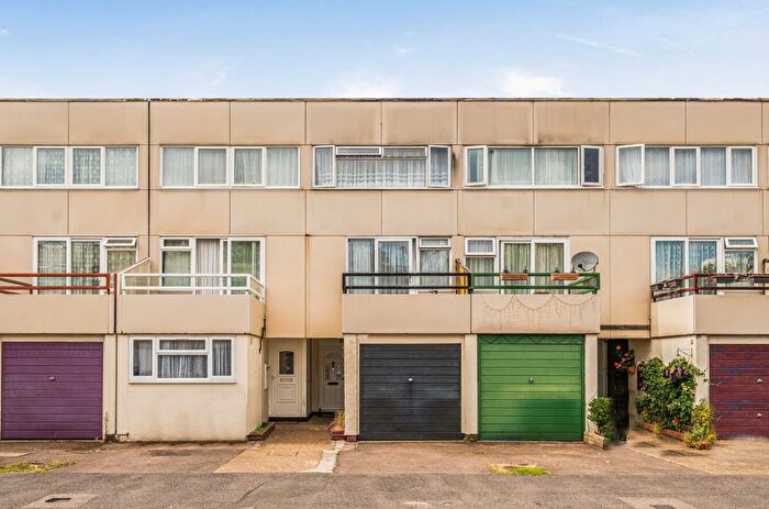 4 Bedroom Terraced House For Sale In Octavia Close, Mitcham, CR4