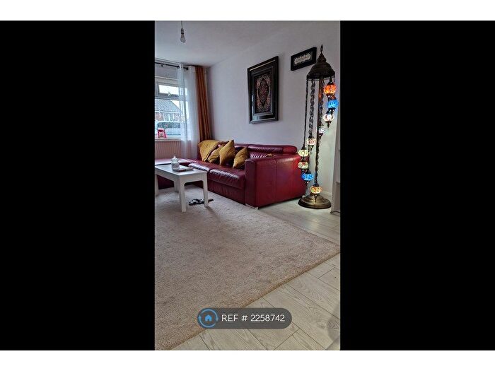 2 Bedroom Semi-Detached House To Rent In Willow Avenue, Middleton, Manchester, M24