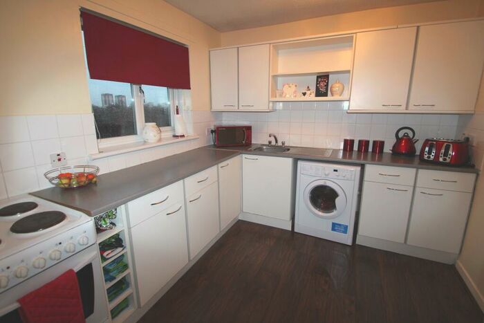 2 Bedroom Apartment To Rent In Edgefauld Road, Springburn, G21