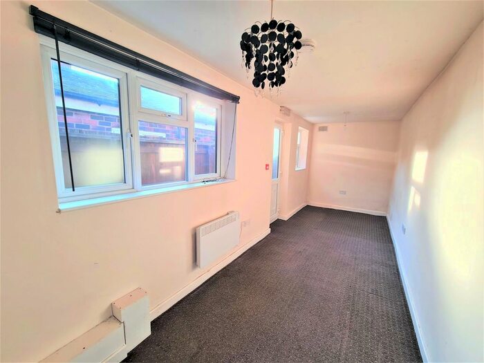 Studio To Rent In Jubilee Buildings, The Green, Darlaston, West Midlands, WS10