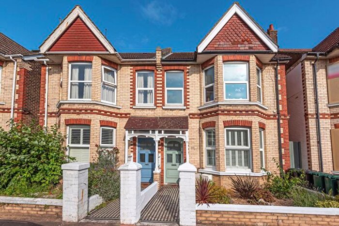 2 Bedroom Flat To Rent In Worcester Villas, Hove, BN3
