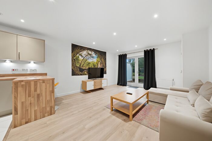 1 Bedroom Flat For Sale In Kingston Road, London, SW20