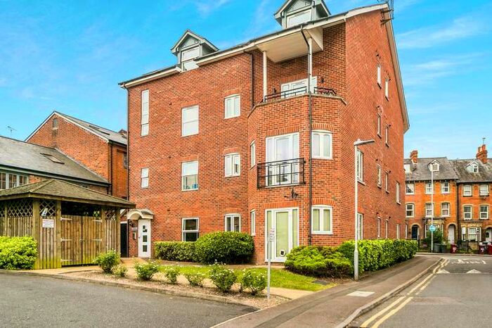 1 Bedroom Apartment To Rent In Iliffe Close, Reading, RG1