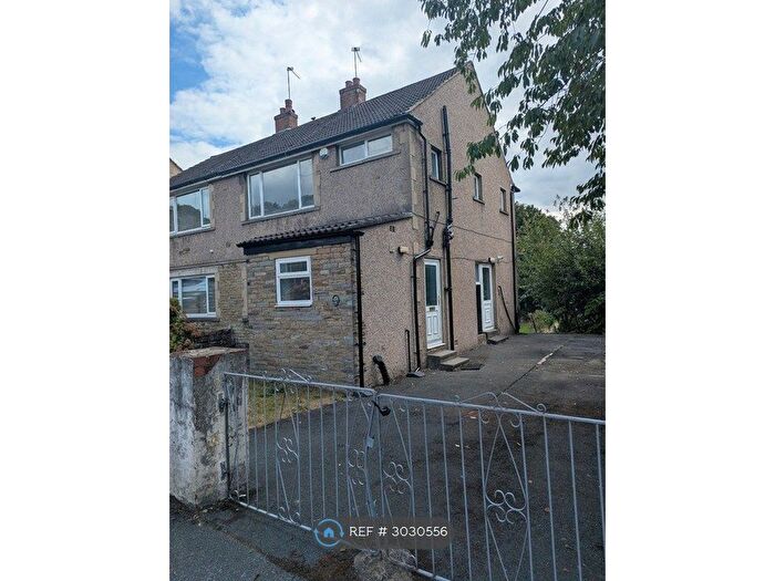 3 Bedroom Semi-Detached House To Rent In Bolton Lane, Bradford, BD2
