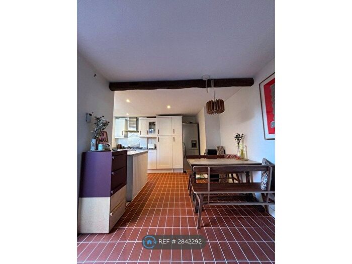 2 Bedroom Semi Detached House To Rent In High Street, Oxted, RH8