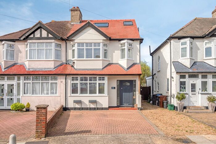 4 Bedroom Semi Detached House For Sale In Carlingford Road, Morden, SM4