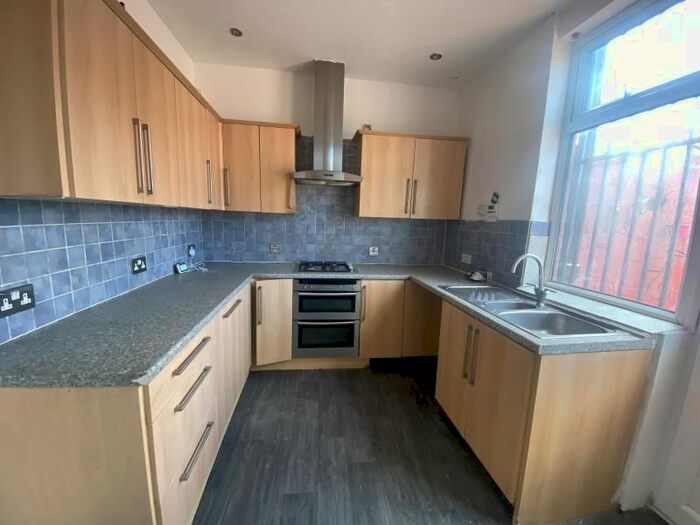 2 Bedroom Terraced House To Rent In Berkeley Mount, Leeds, LS8