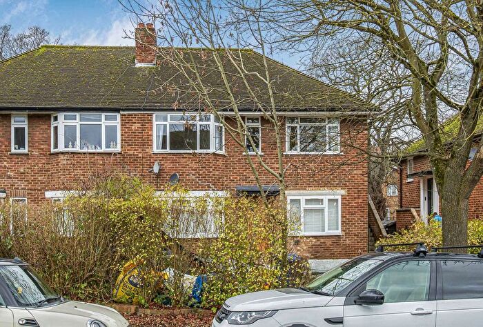 2 Bedroom Flat To Rent In Cavendish Avenue, Ealing, W13