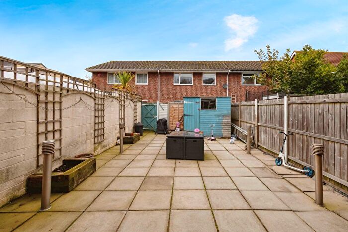3 Bedroom Terraced House For Sale In Fifth Street, Portsmouth, PO1