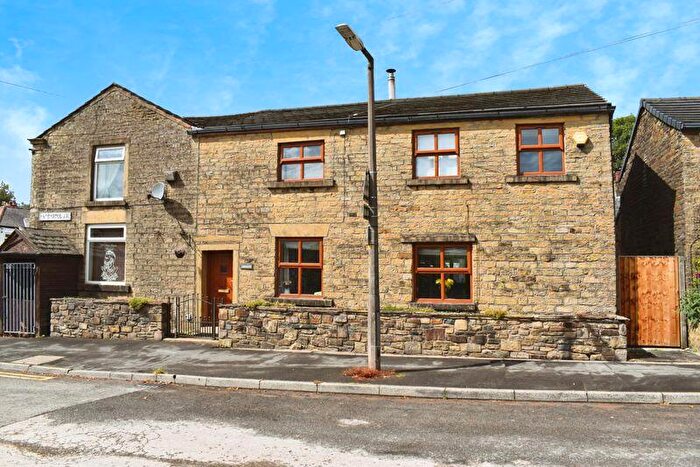 3 Bedroom Cottage For Sale In Brookfold Lane, Harwood, BL2