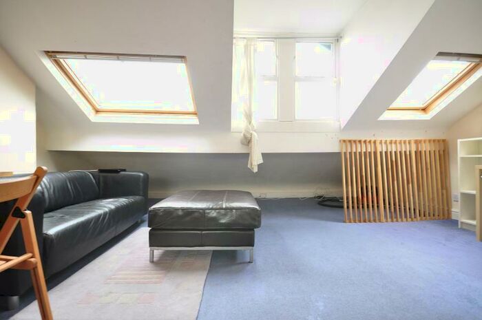 2 Bedroom Flat To Rent In Blenheim Terrace, University, Leeds, LS2