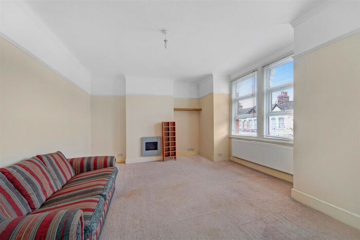 2 Bedroom Flat To Rent In Ivy Road, Cricklewood, London, NW2