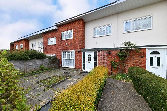 3 Bedroom Terraced House For Sale In Nodes Drive, Stevenage, SG2