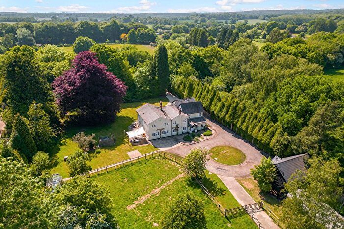 6 Bedroom Detached House For Sale In Peppetts Farm, Bellingdon, HP5