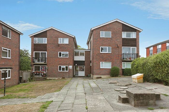 3 Bedroom Maisonette For Sale In Homer Close, Gosport, PO13
