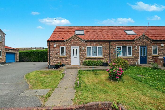 2 Bedroom Terraced Bungalow For Sale In The Acorns, Gilberdyke, HU15