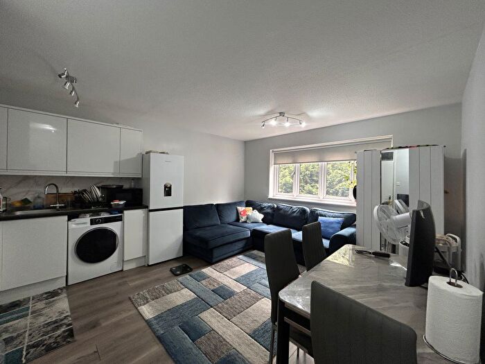 1 Bedroom Flat To Rent In Mulberry Close, Luton, Bedfordshire, LU1