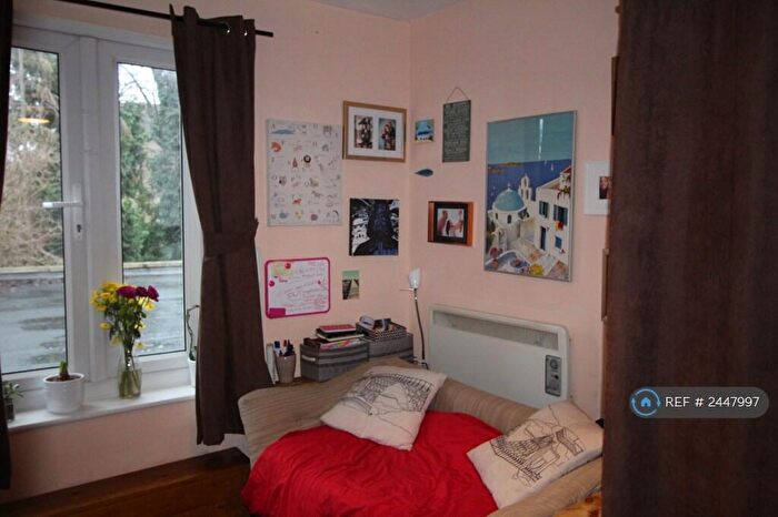 Studio To Rent In Mountfield Road, London, N3