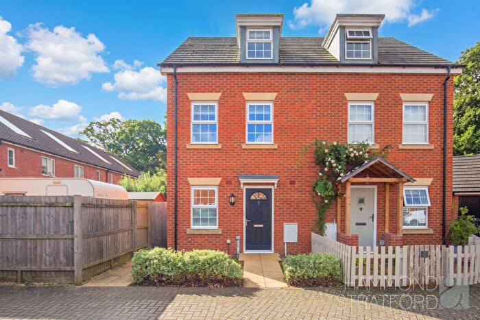 3 Bedroom Semi Detached House For Sale In Old Oak Close, Wymondham, NR18