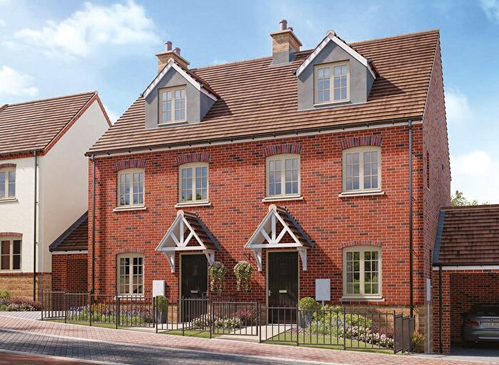 3 Bedroom Semi Detached House For Sale In Swallow Crescent, Nottingham, NG15