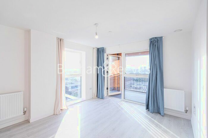 1 Bedroom Flat To Rent In East Acton Lane, Acton, W3