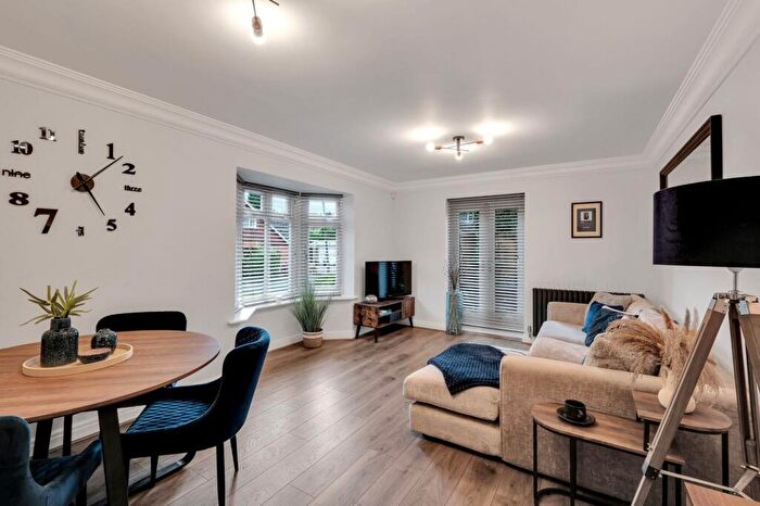 2 Bedroom Flat For Sale In Westwood Grove, Solihull, B91