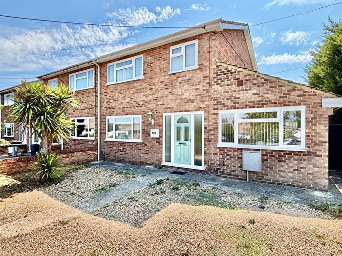 4 Bedroom Semi-Detached House For Sale In Hempstead Road, Hempstead, Gillingham, ME7