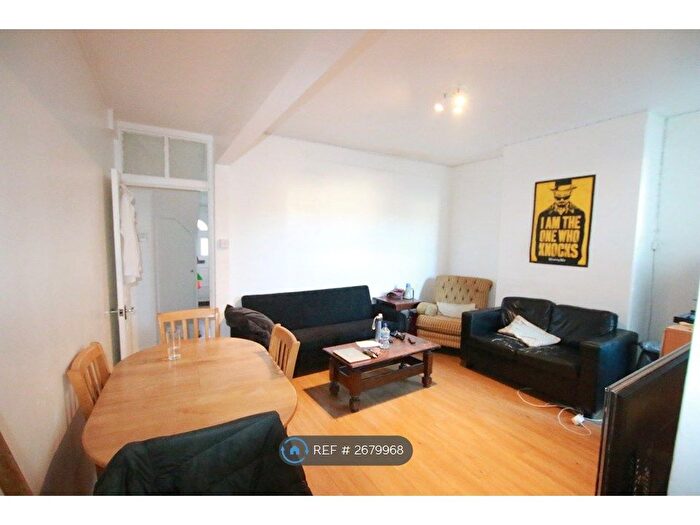 4 Bedroom Terraced House To Rent In Blenheim Road, Reading, RG1