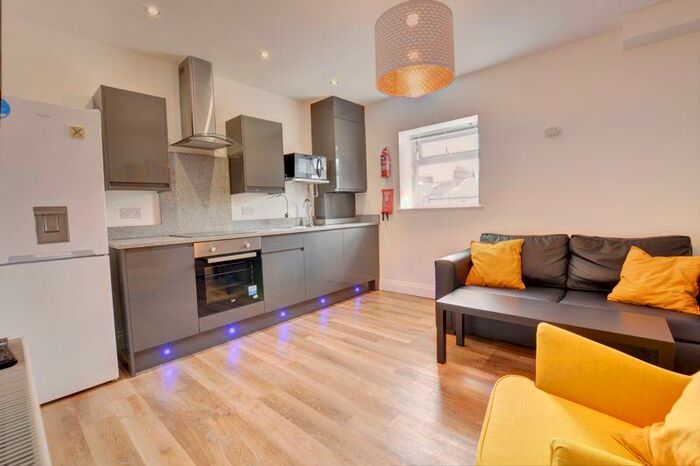 3 Bedroom Flat To Rent In Ridley Place, Newcastle Upon Tyne, NE1