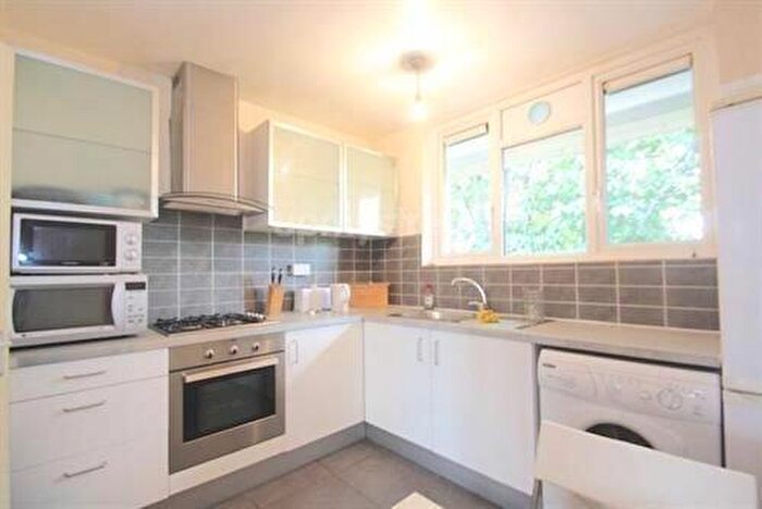 3 Bedroom Flat To Rent In Barnabas House, Central Street, EC1V