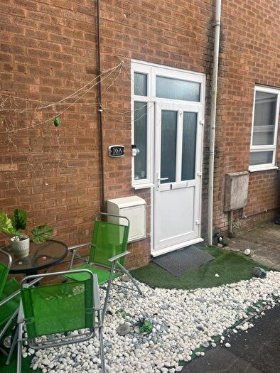 2 Bedroom Apartment To Rent In Brinklow Close, Redditch, B98