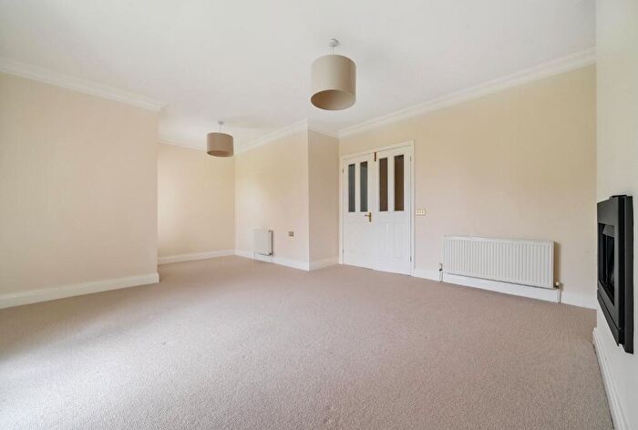2 Bedroom Flat To Rent In Lodge Court, Hollins Hall, Killinghall, Harrogate, HG3
