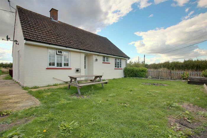 3 Bedroom Property To Rent In Puttenham, Tring, HP23