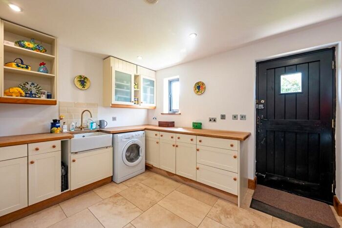 4 Bedroom Barn Conversion For Sale In Ivy Todd, PE37