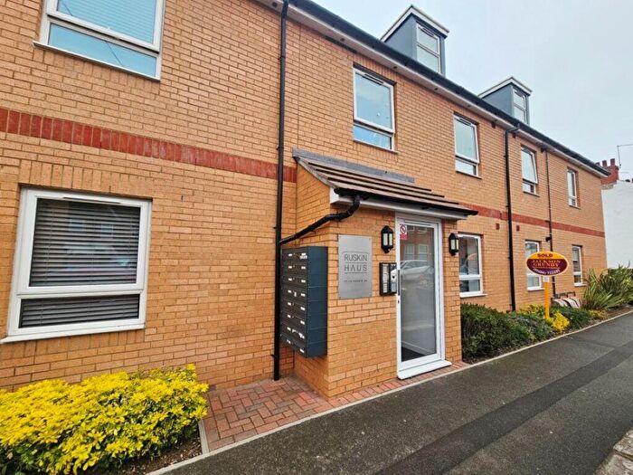 2 Bedroom Apartment For Sale In Ruskin Road, Northampton, NN2