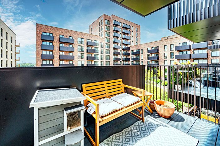 1 Bedroom Flat For Sale In Coronation Square, Leyton, E10