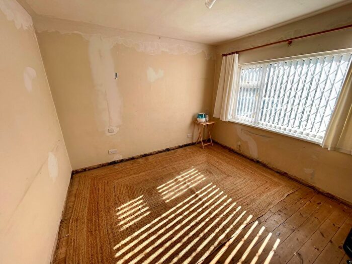 2 Bedroom Semi-Detached House For Sale In Greensway, Wednesfield, Wolverhampton, WV11