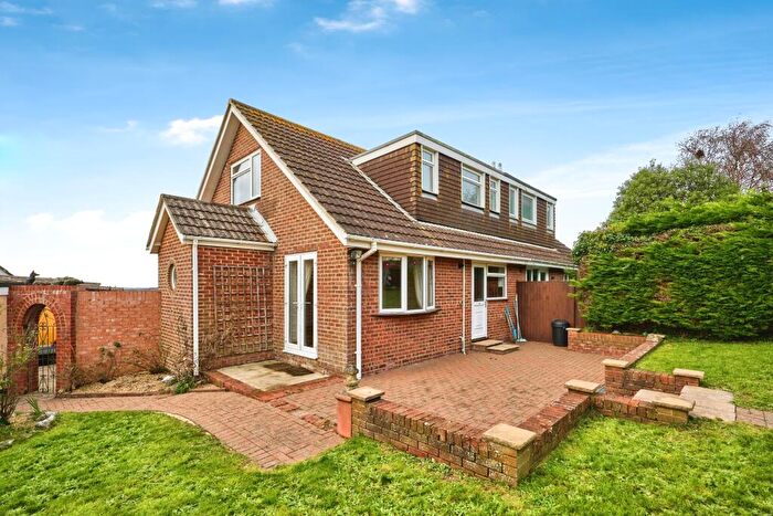 2 Bedroom Bungalow For Sale In Powell Close, Newport, Isle Of Wight, PO30