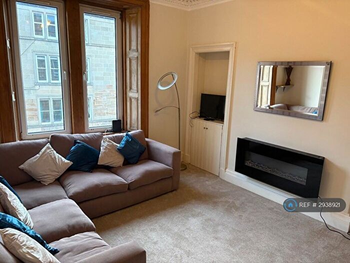 2 Bedroom Flat To Rent In Caledonian Place, Edinburgh, EH11